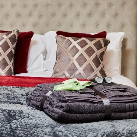 The Abode - Sleeps 6